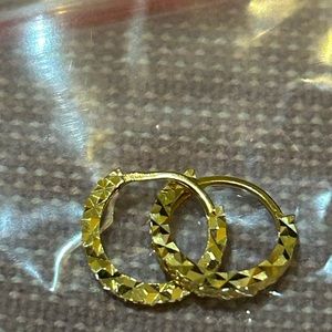 18k Saudi gold